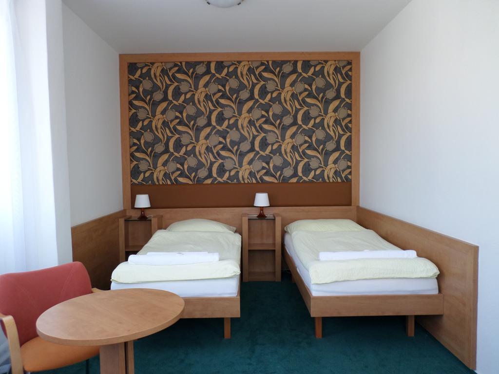 קרנוב Hotel Steiger מראה חיצוני תמונה