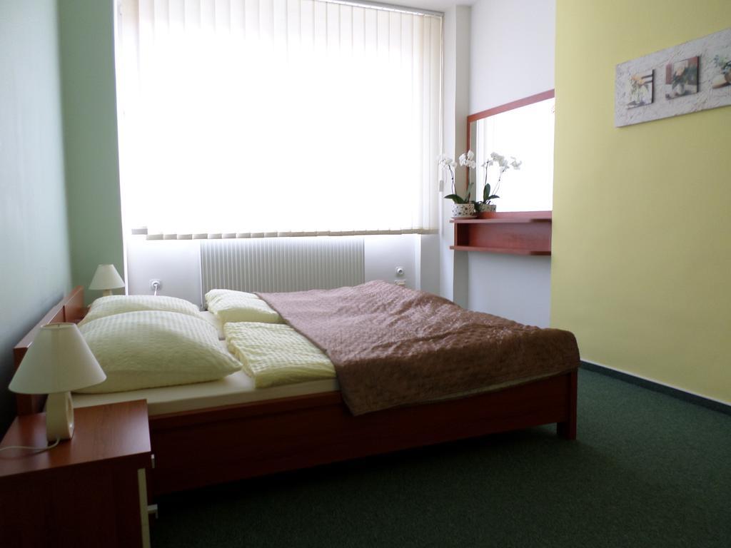 קרנוב Hotel Steiger מראה חיצוני תמונה