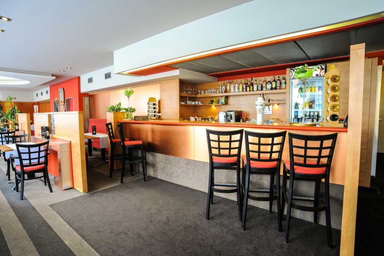 קרנוב Hotel Steiger מראה חיצוני תמונה