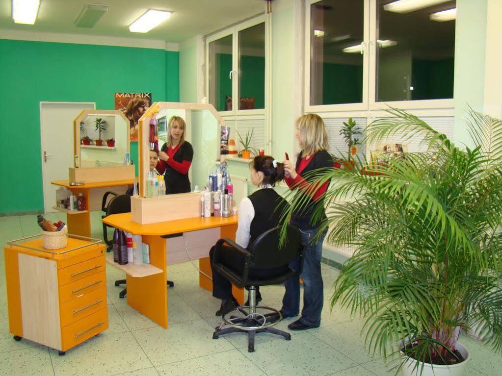 קרנוב Hotel Steiger מראה חיצוני תמונה