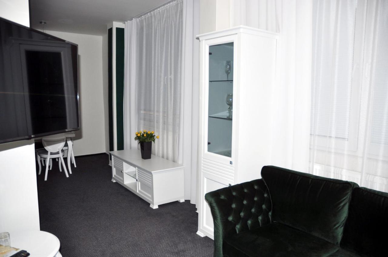 קרנוב Hotel Steiger מראה חיצוני תמונה