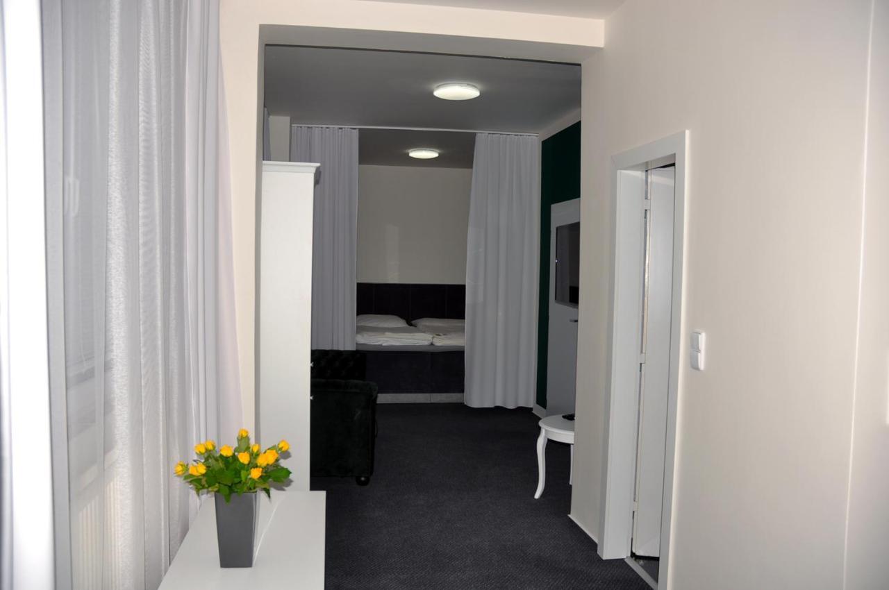 קרנוב Hotel Steiger מראה חיצוני תמונה